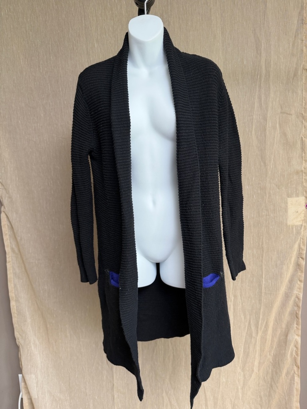 Black Open-Front Long Knit Cardigan with Blue Pocket Accents